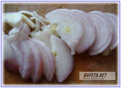 Маринованная скумбрия с луком